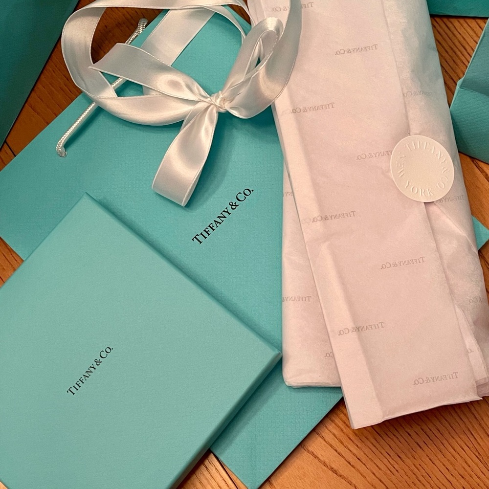 5 Tiffany & Co Bags/Boxes